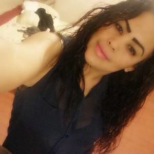 Meet your Posher, Yesenia